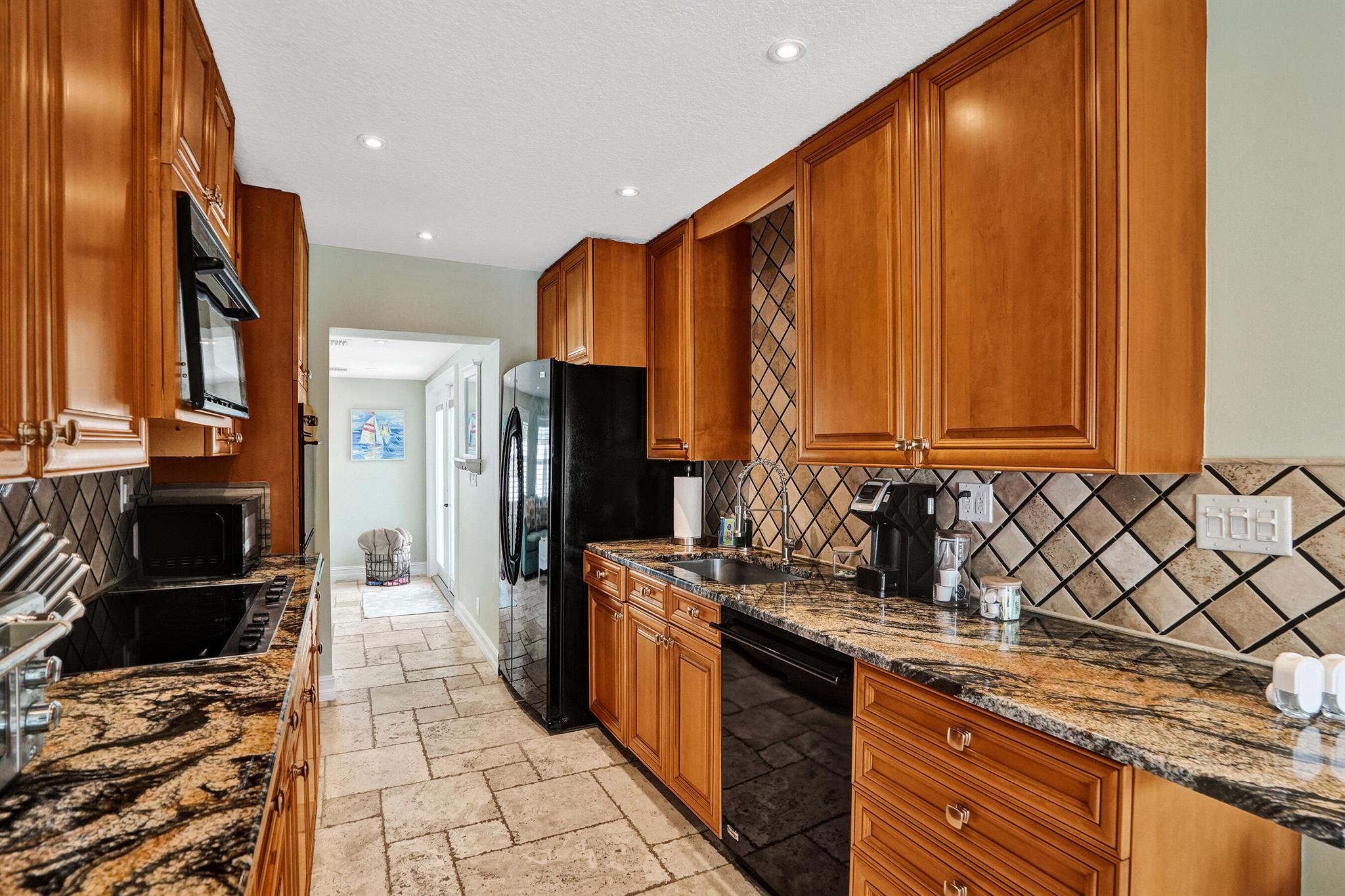 COLLIER MANOR FIRST ADD - Residential Lease