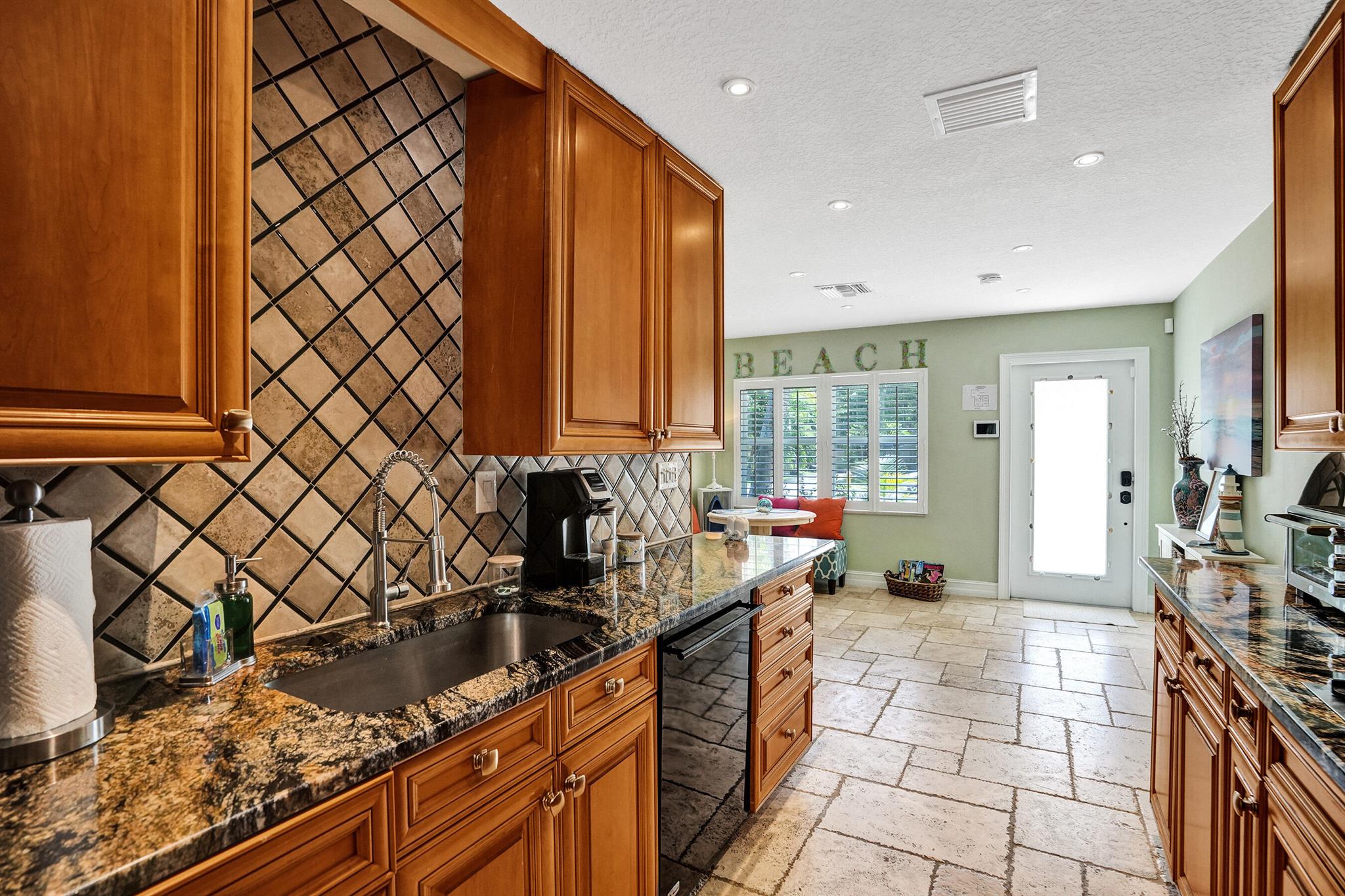 COLLIER MANOR FIRST ADD - Residential Lease