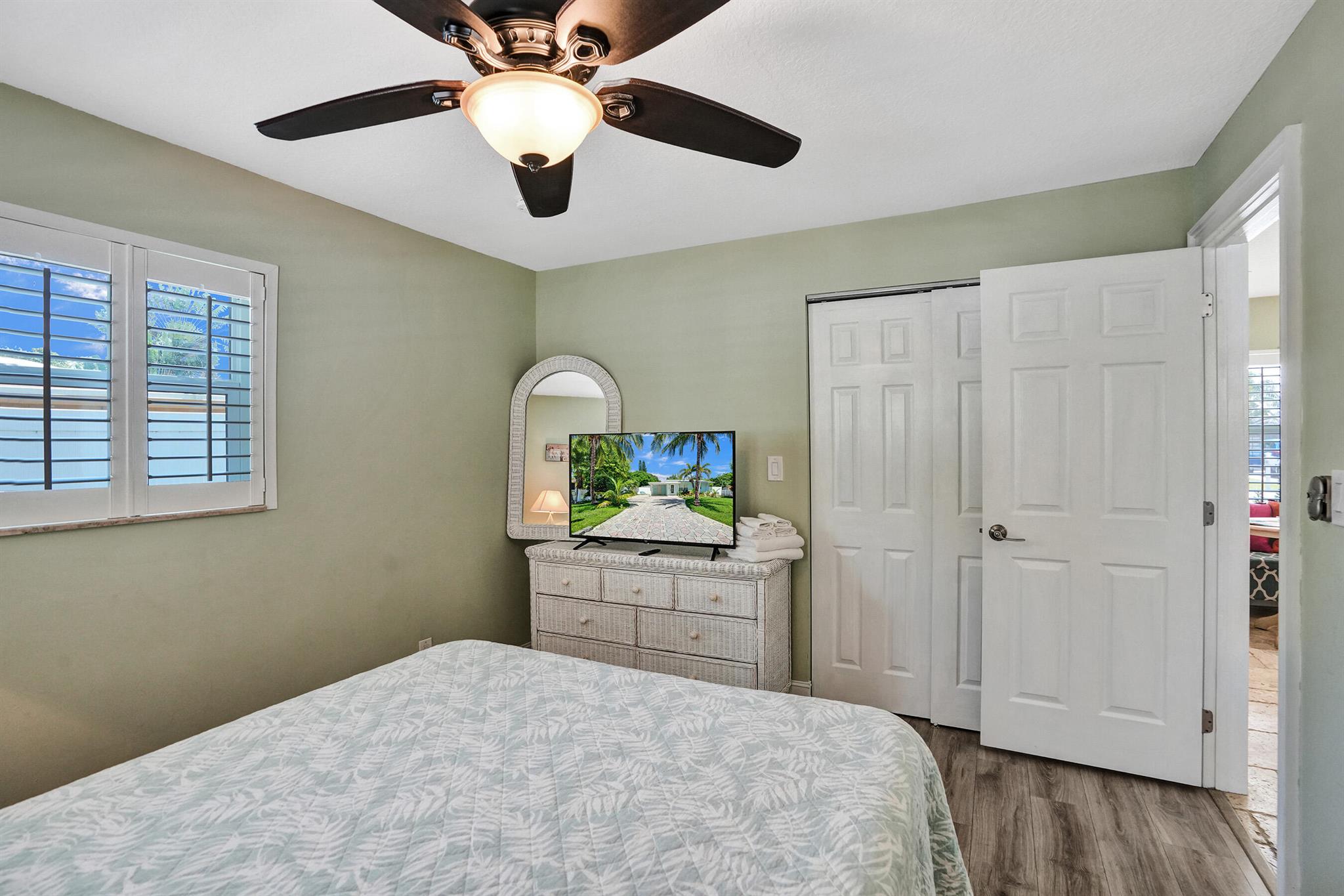 COLLIER MANOR FIRST ADD - Residential Lease