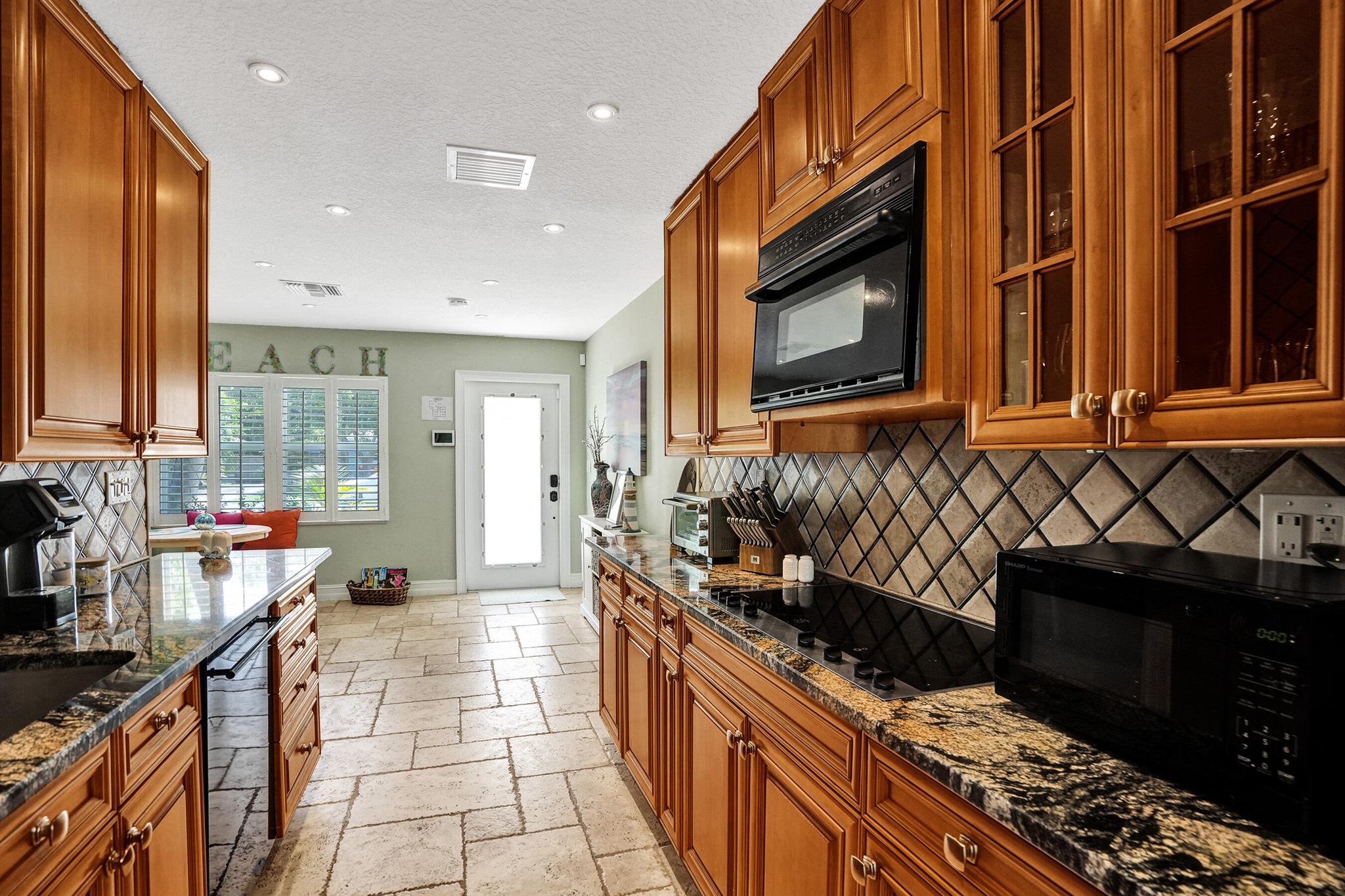 COLLIER MANOR FIRST ADD - Residential Lease