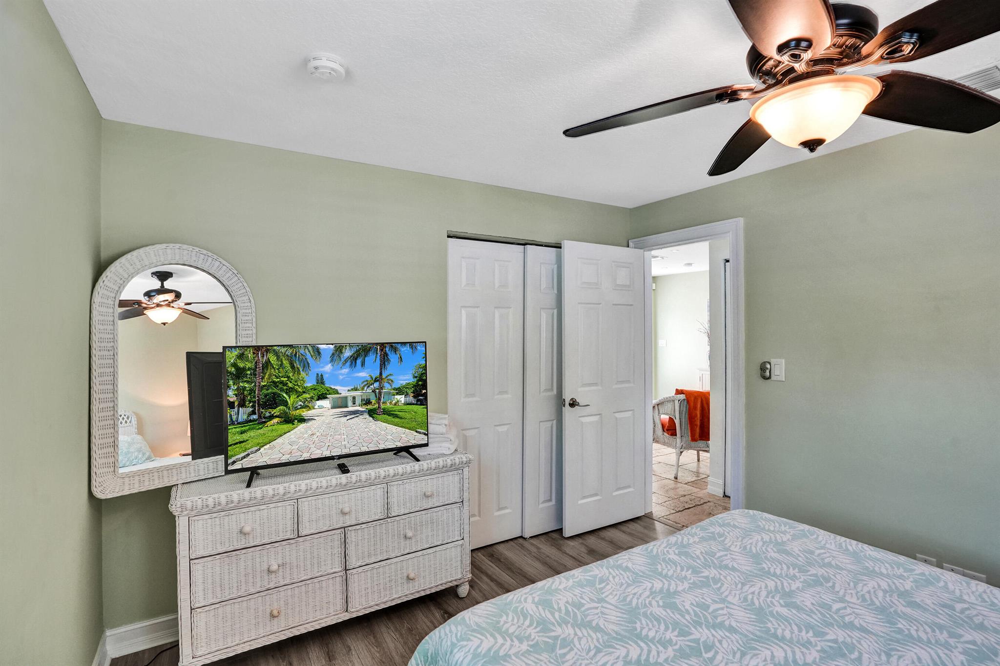 COLLIER MANOR FIRST ADD - Residential Lease