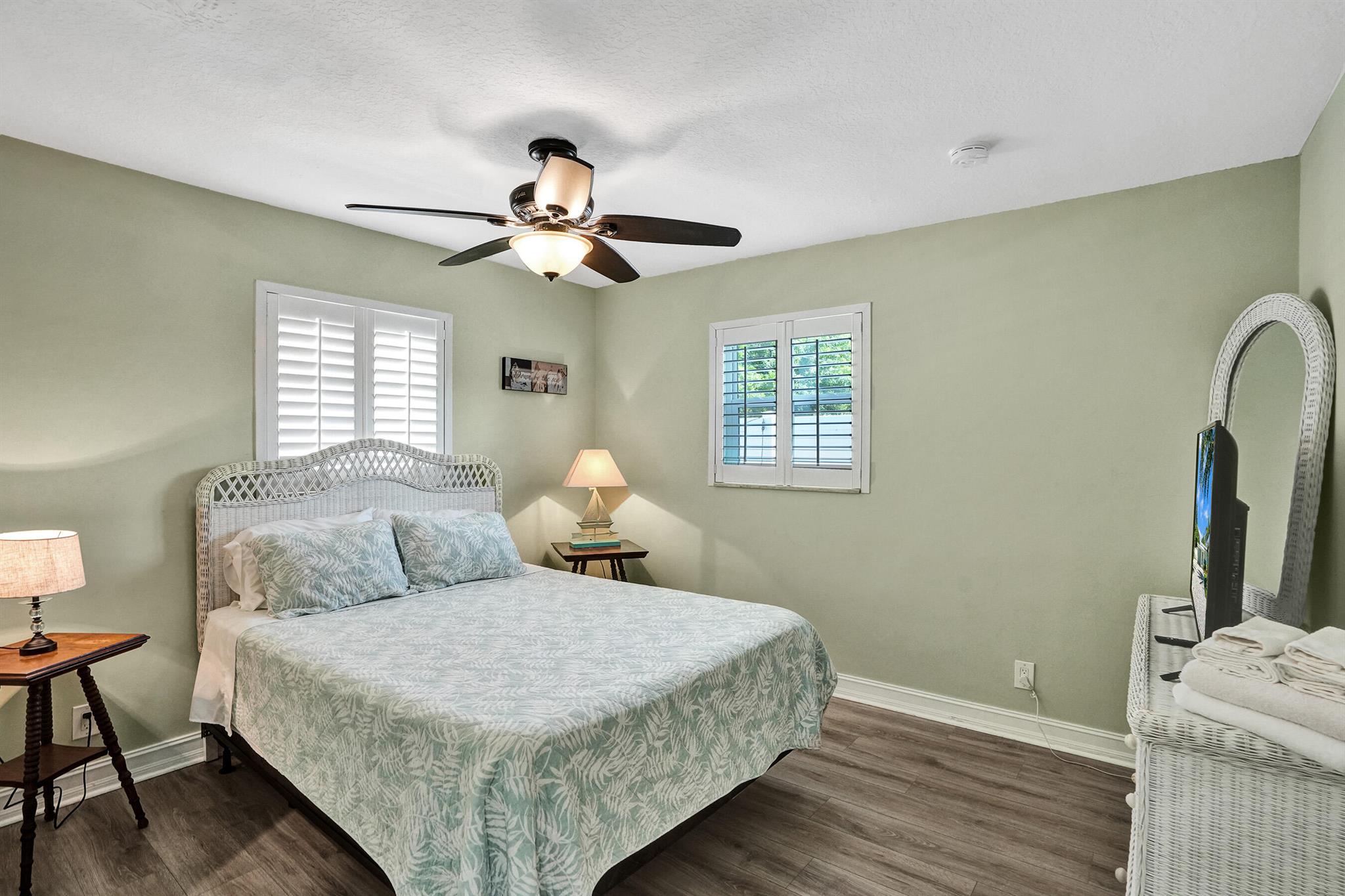 COLLIER MANOR FIRST ADD - Residential Lease