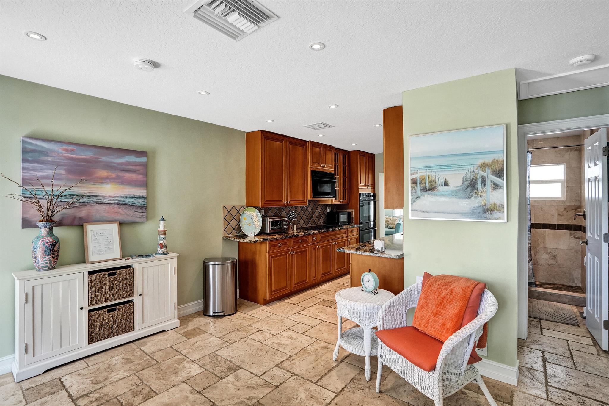 COLLIER MANOR FIRST ADD - Residential Lease