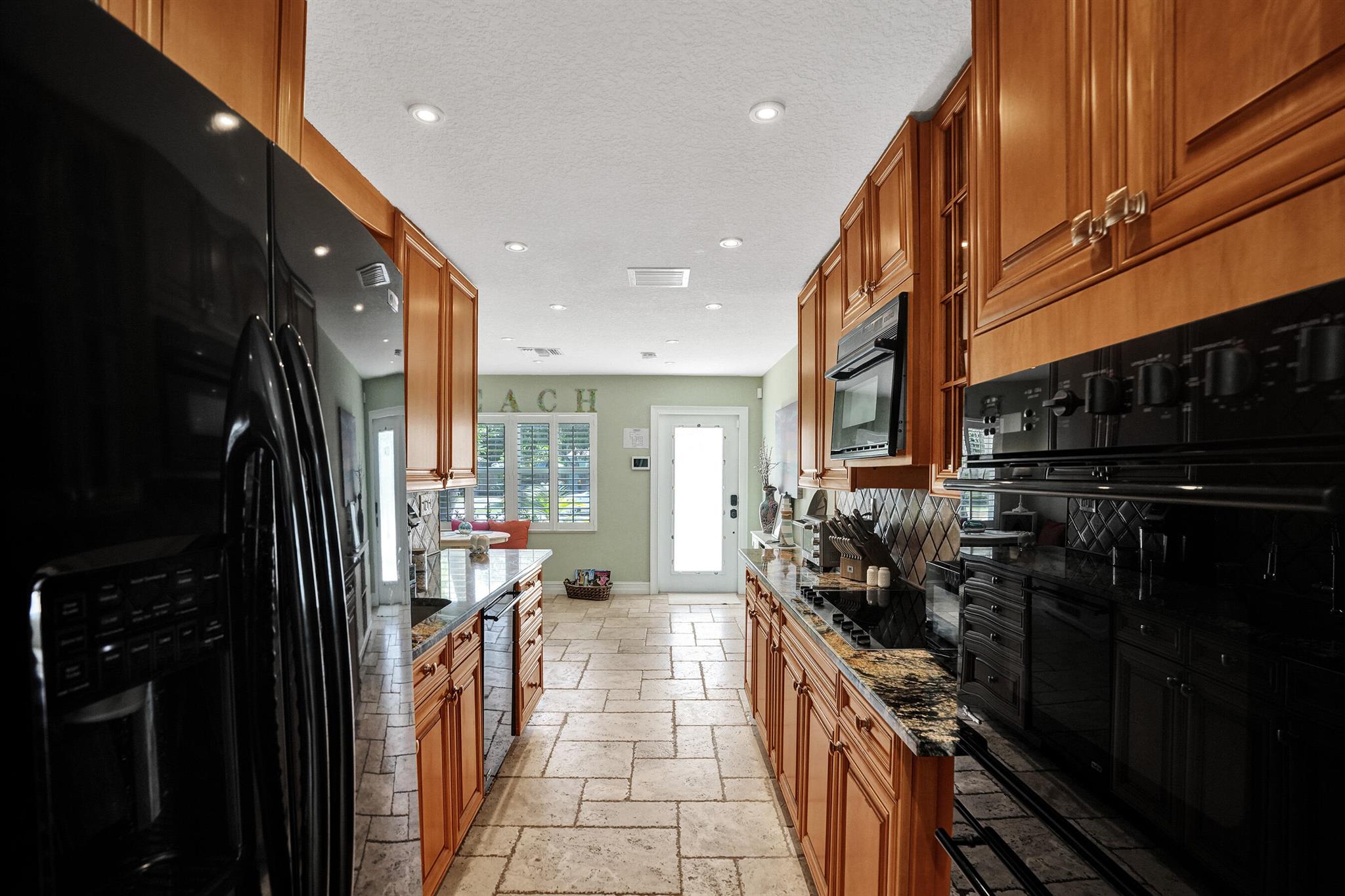 COLLIER MANOR FIRST ADD - Residential Lease