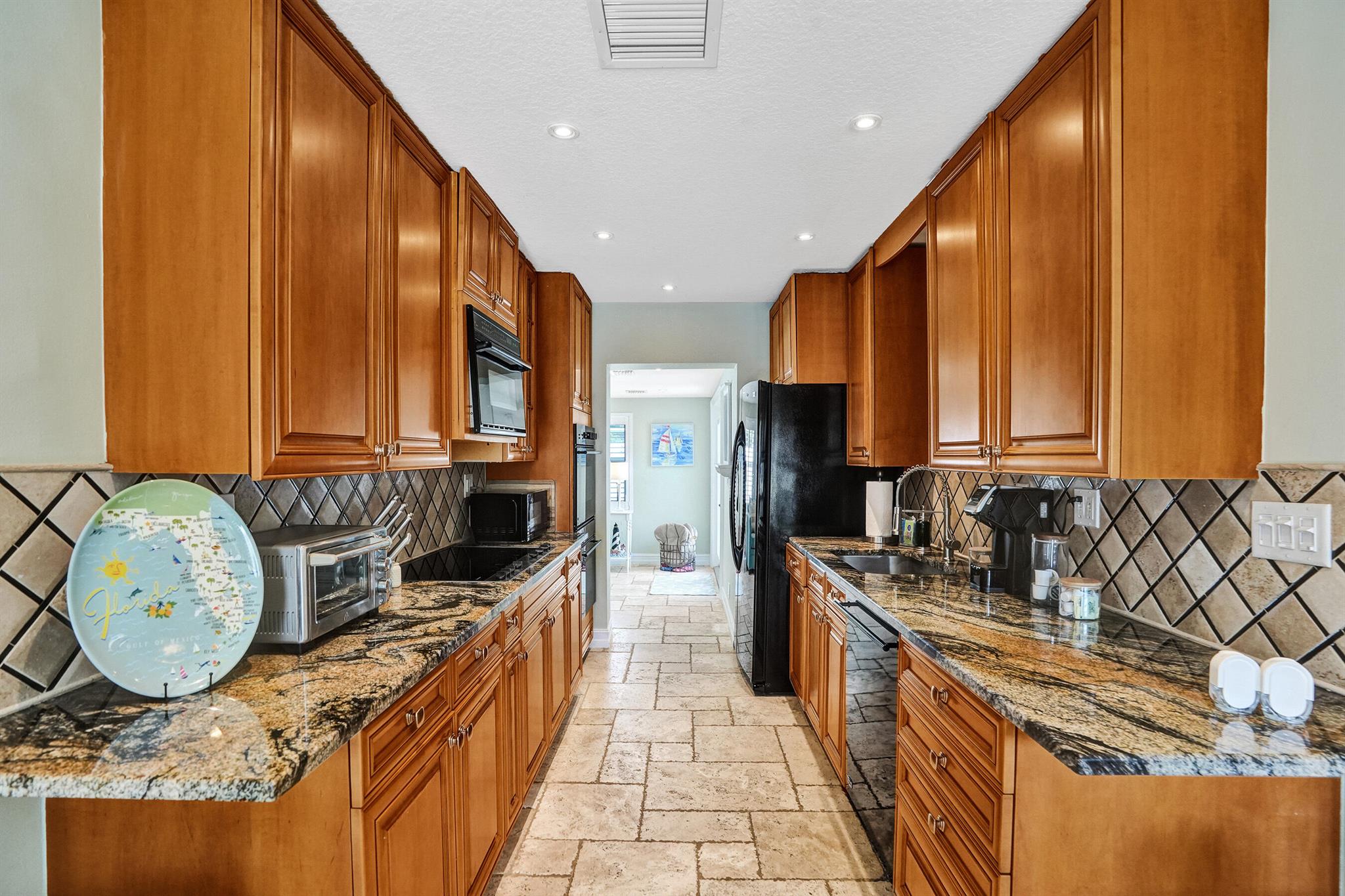 COLLIER MANOR FIRST ADD - Residential Lease