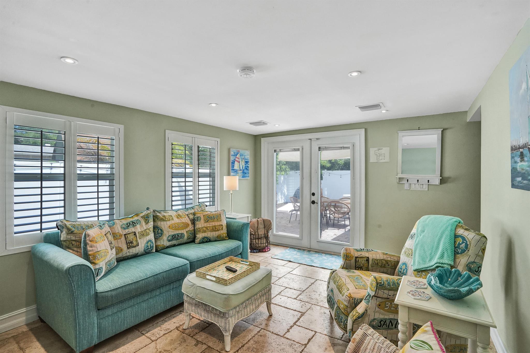 COLLIER MANOR FIRST ADD - Residential Lease