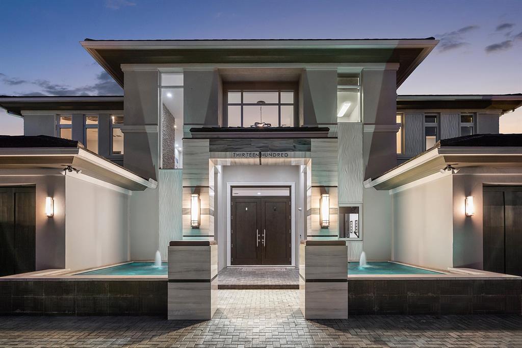 ROYAL PALM YACHT & COUNTRY CLUB - Residential