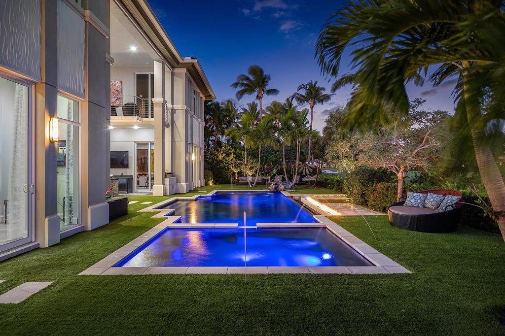 ROYAL PALM YACHT & COUNTRY CLUB - Residential