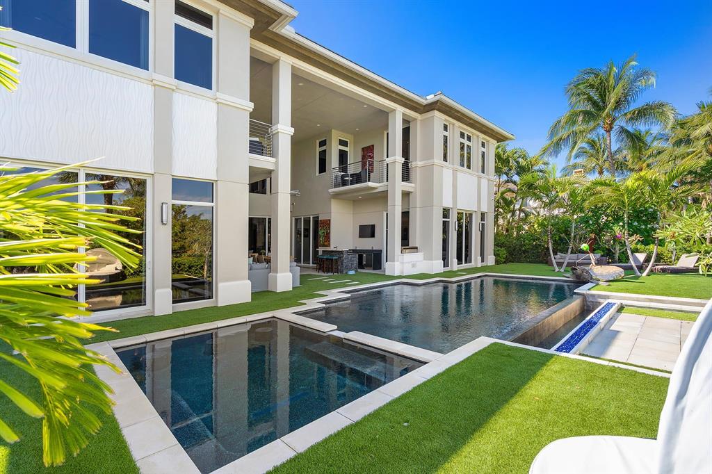 ROYAL PALM YACHT & COUNTRY CLUB - Residential