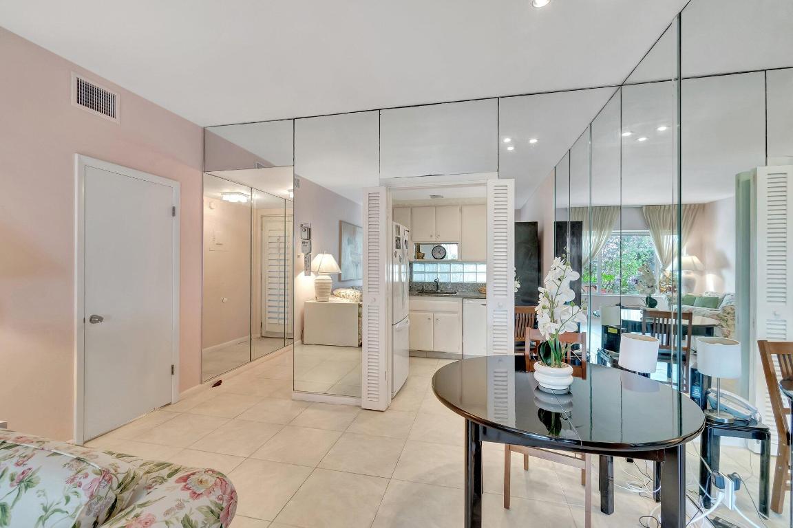 JAMAICA MANOR INC LESSEE - Residential