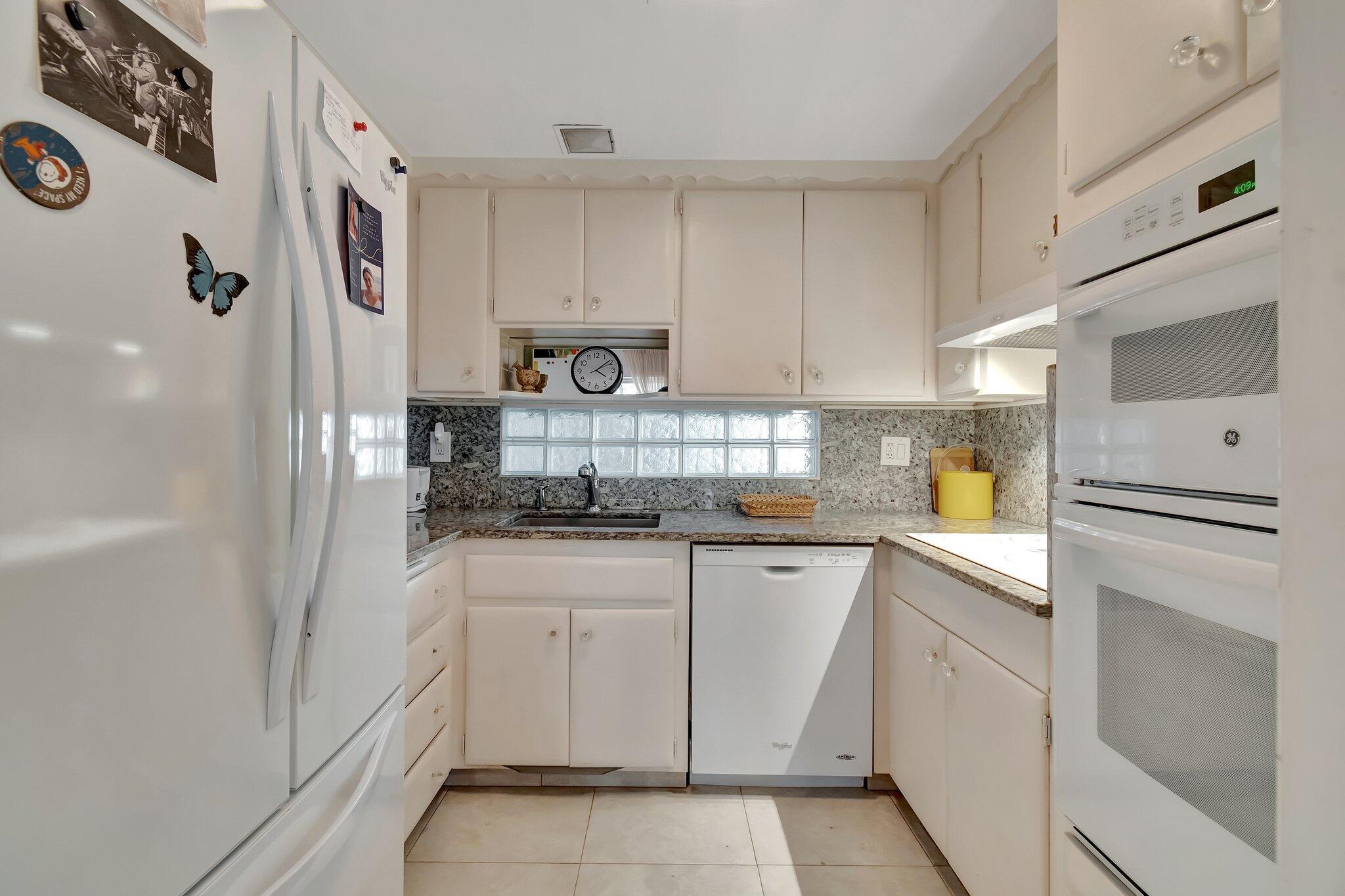 JAMAICA MANOR INC LESSEE - Residential