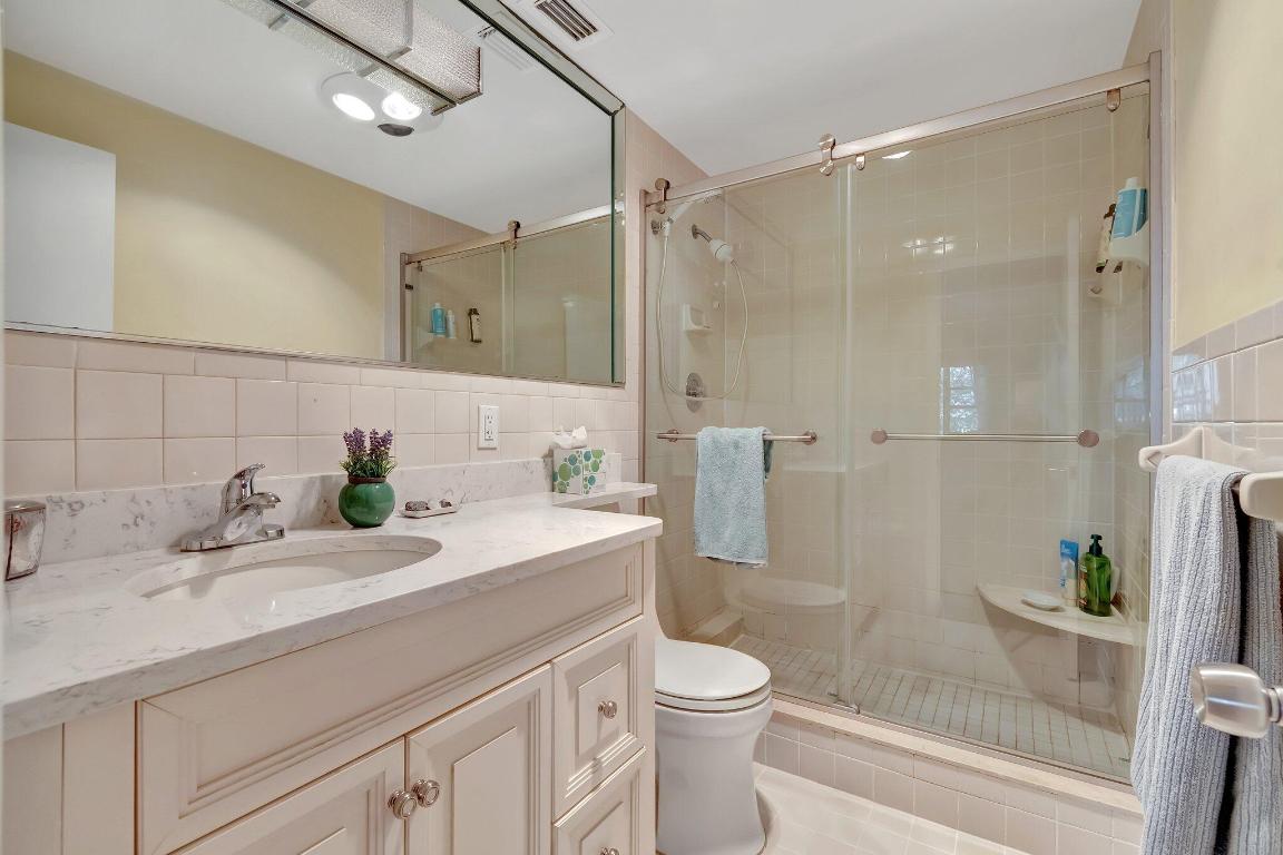 JAMAICA MANOR INC LESSEE - Residential