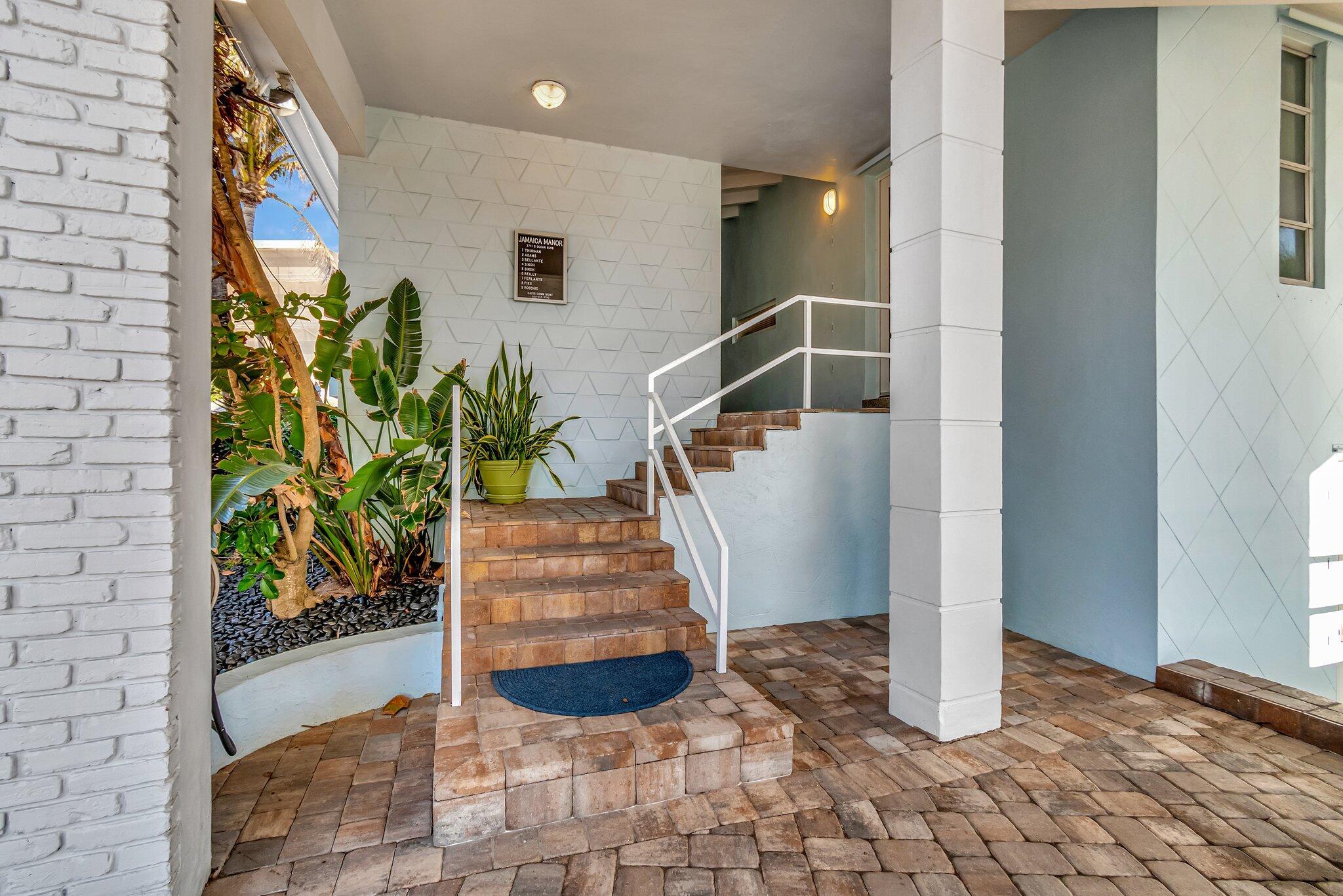 JAMAICA MANOR INC LESSEE - Residential