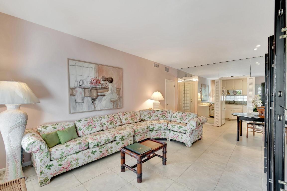 JAMAICA MANOR INC LESSEE - Residential