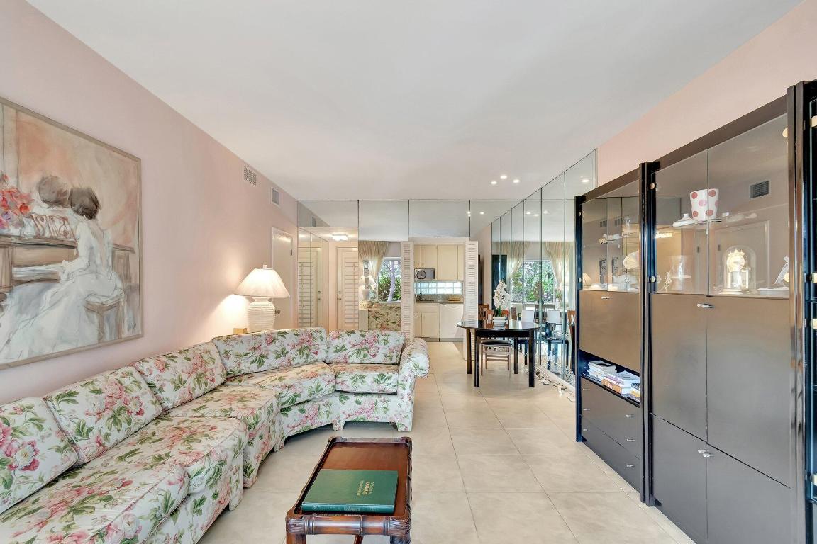 JAMAICA MANOR INC LESSEE - Residential