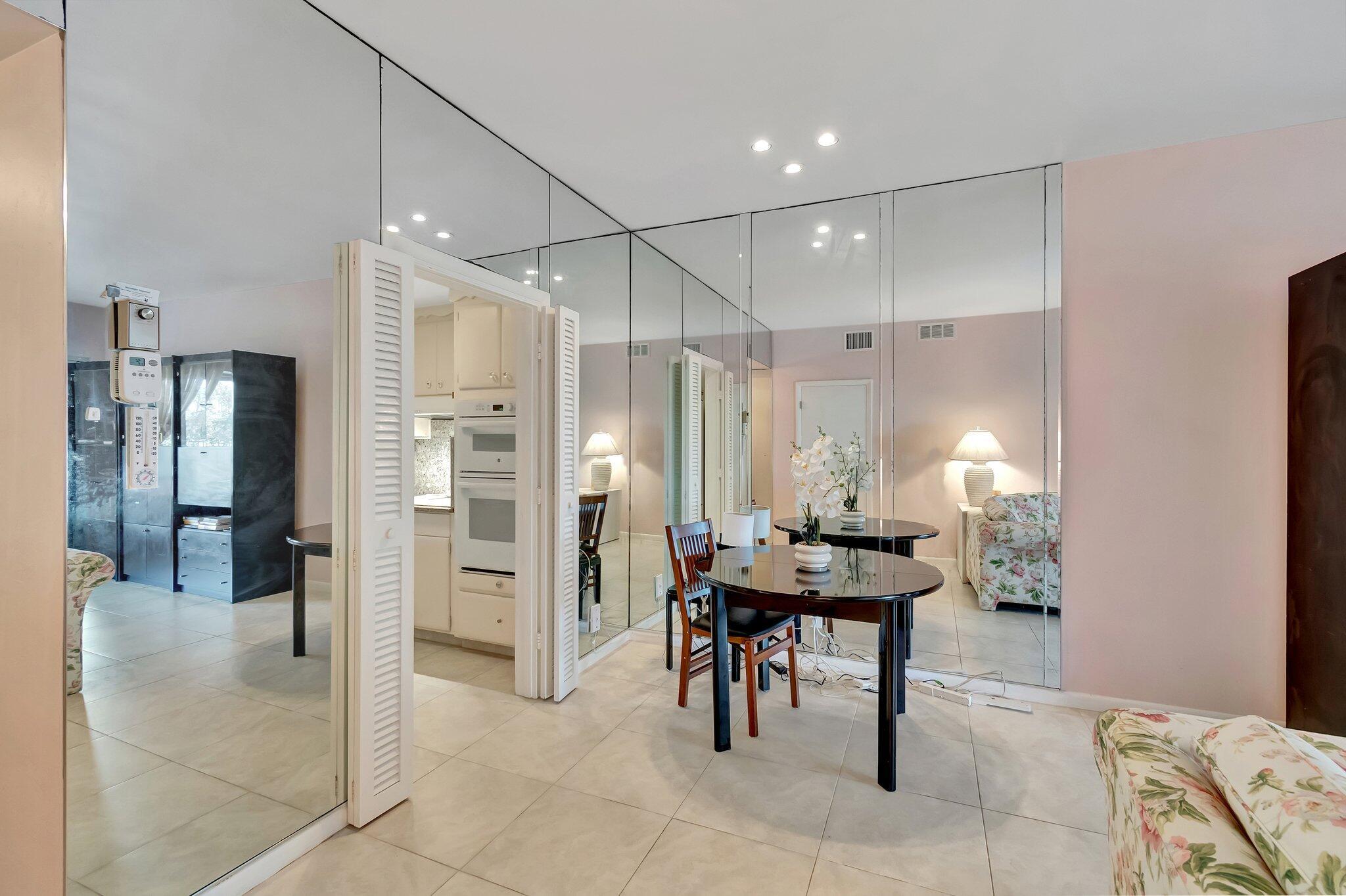 JAMAICA MANOR INC LESSEE - Residential