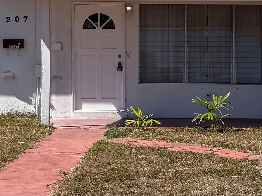 Move-in ready single-family home with tile floors throughout, updated kitchen with stainless-steel appliances, and a bright open living area. Neutral finishes, ample storage, large yard and driveway parking. Conveniently located near shopping, dining, major roadways and beach!!