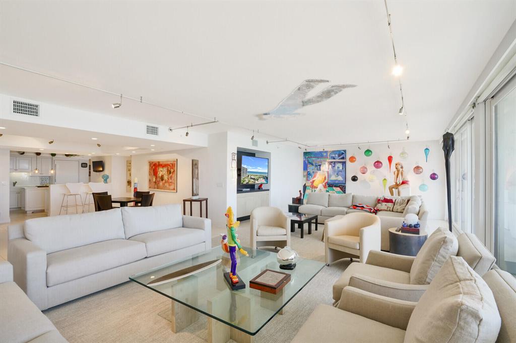 BEACH POINT CONDO - Residential
