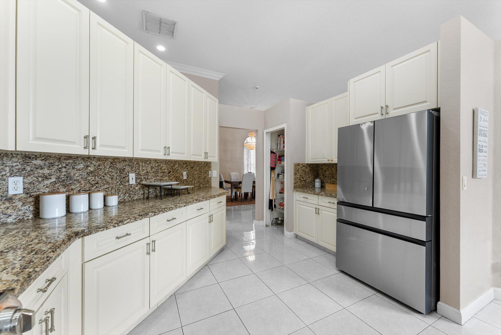 WYNDHAM LAKES WEST - Residential
