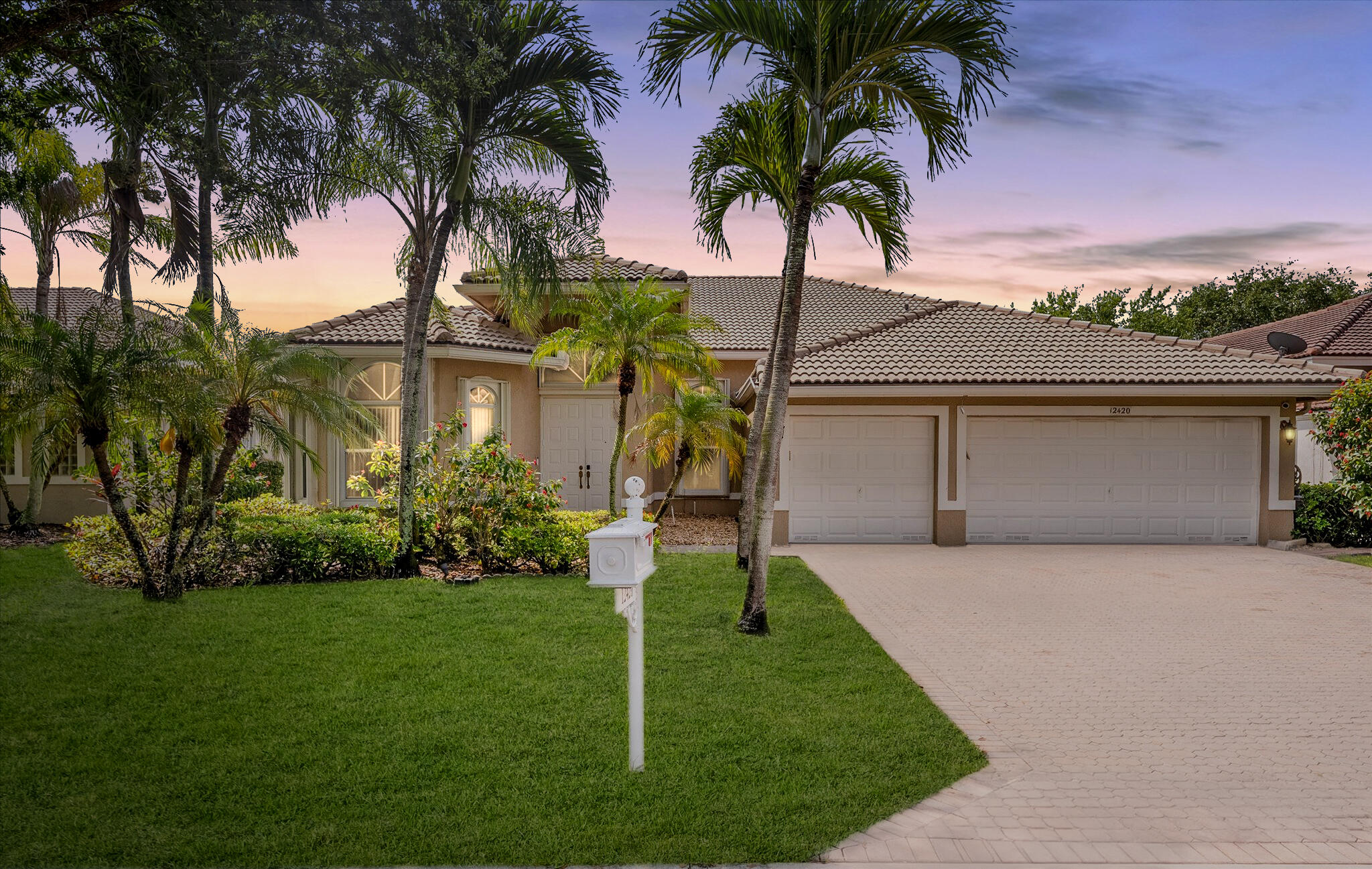 WYNDHAM LAKES WEST - Residential