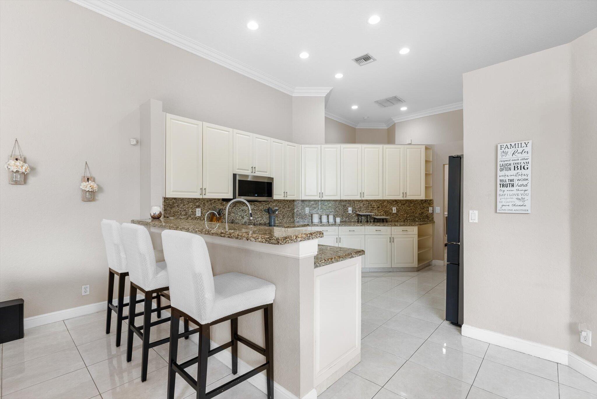 WYNDHAM LAKES WEST - Residential