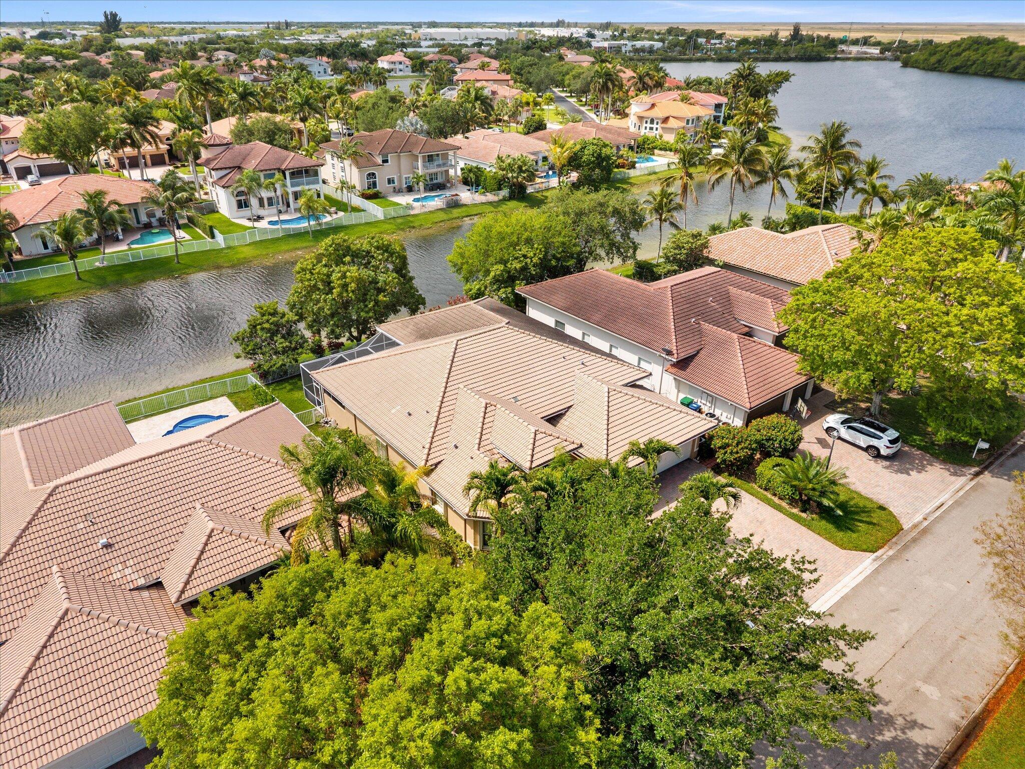 WYNDHAM LAKES WEST - Residential
