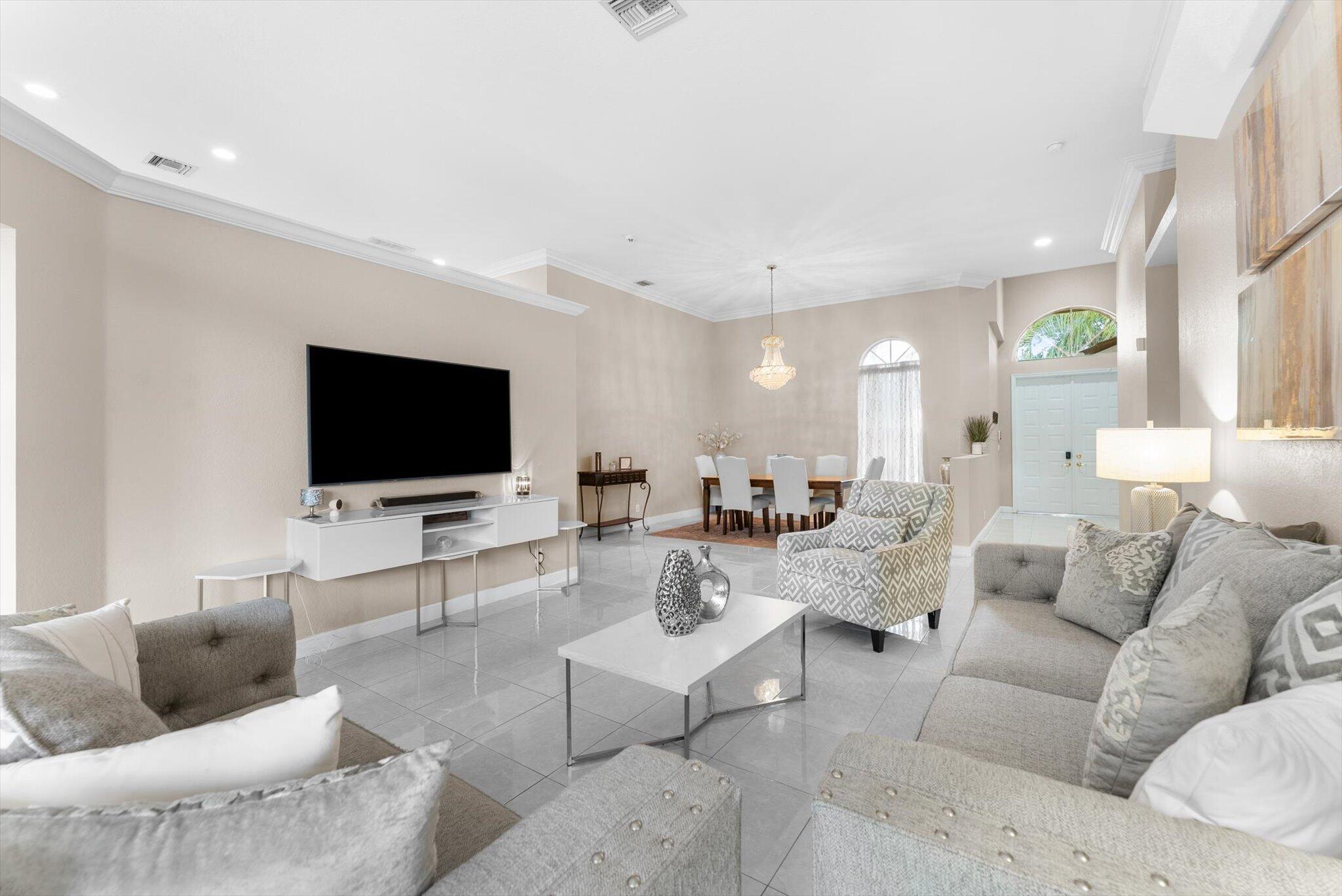WYNDHAM LAKES WEST - Residential
