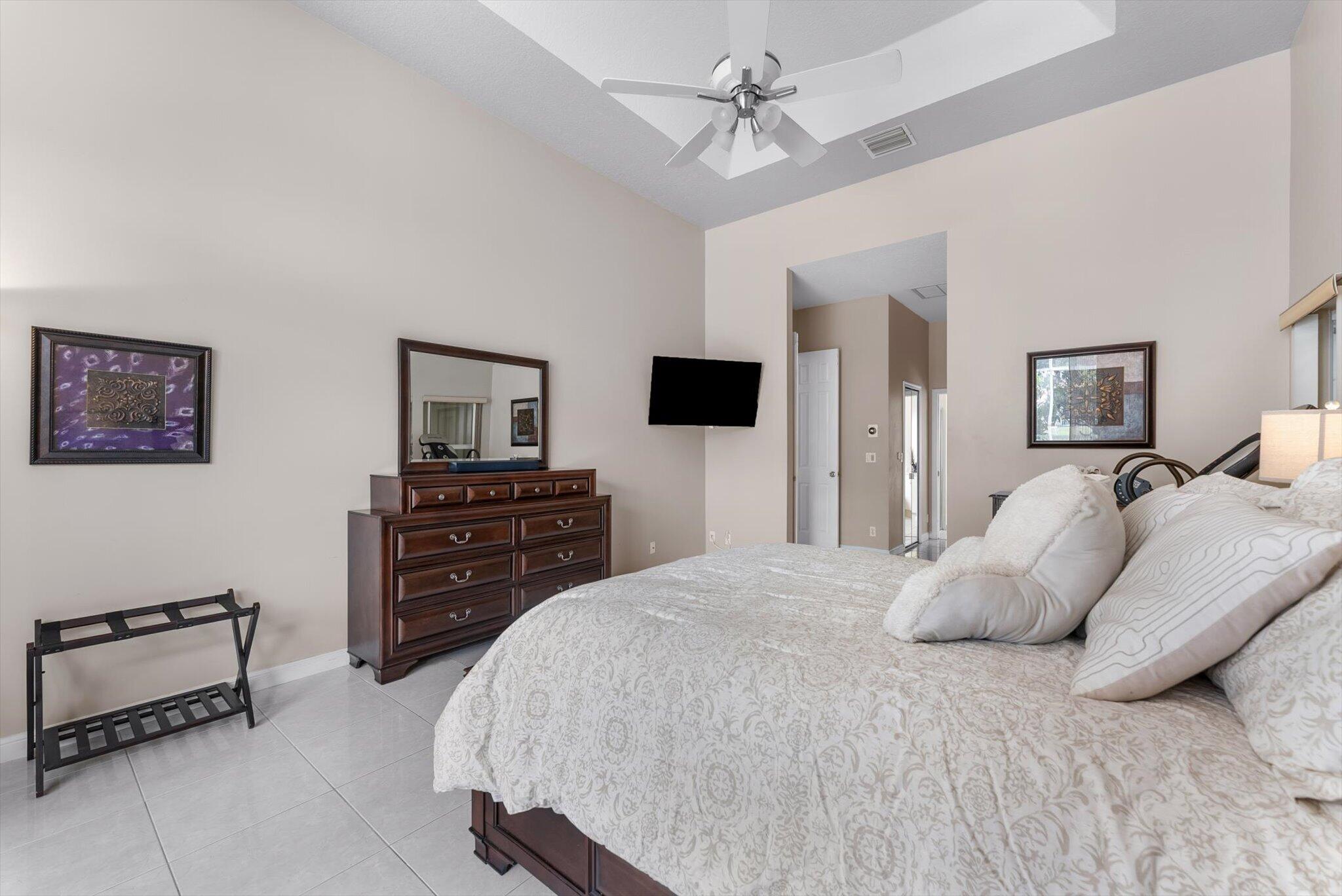 WYNDHAM LAKES WEST - Residential
