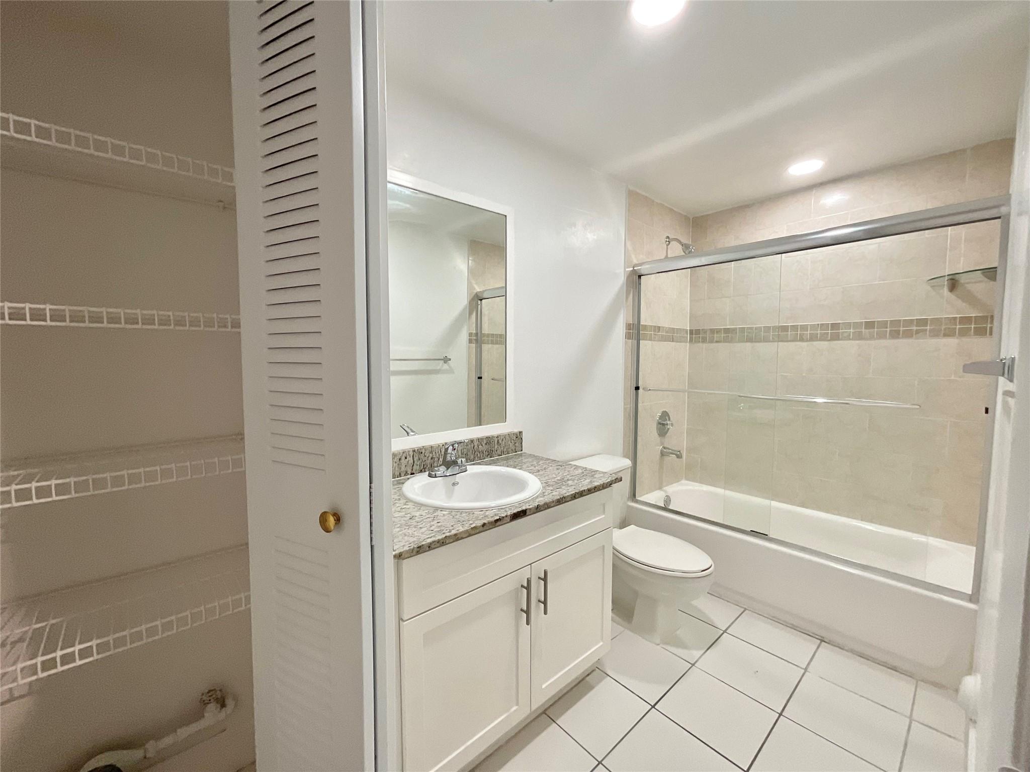 BLUE FONTAINE TRACT - Residential Lease