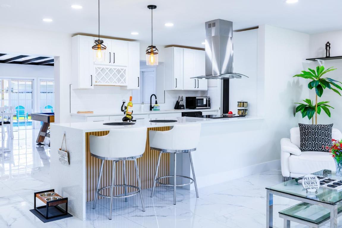 FOREST ESTATES IN - Residential