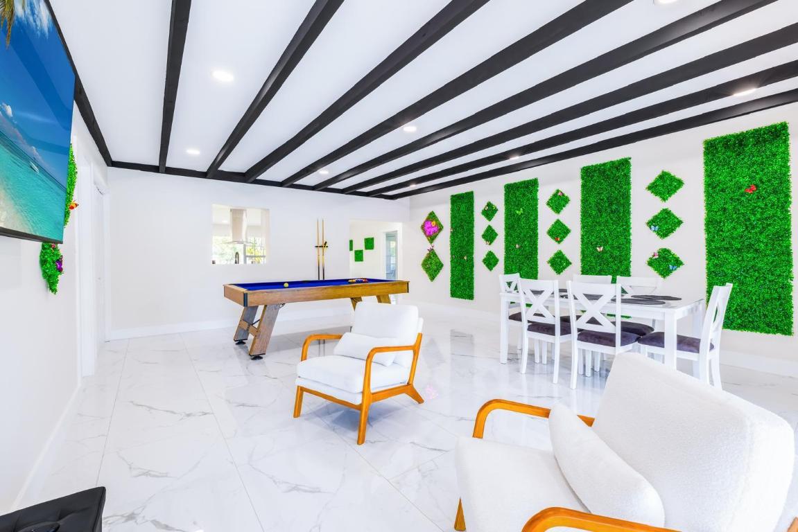 FOREST ESTATES IN - Residential