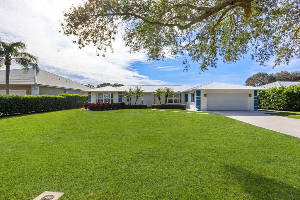 Photo of 253 Country Club Drive, Tequesta, FL 33469 (MLS # R10942308)