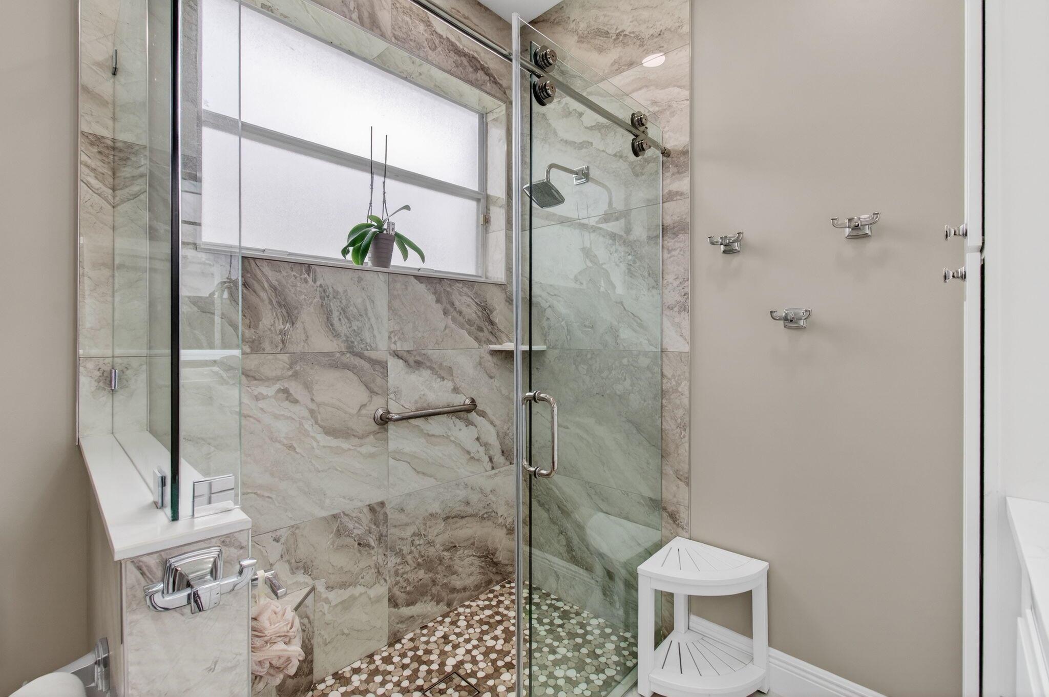 MAJESTIC ISLES - Residential