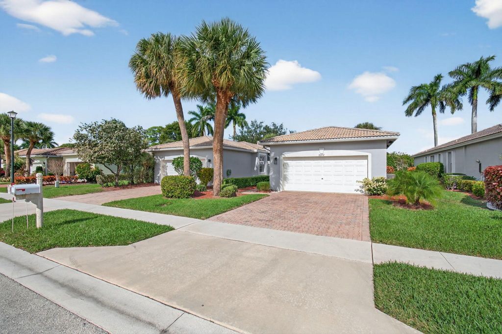 Photo of 10672 Royal Caribbean Circle, Boynton Beach, FL 33437 (MLS # R11149104)