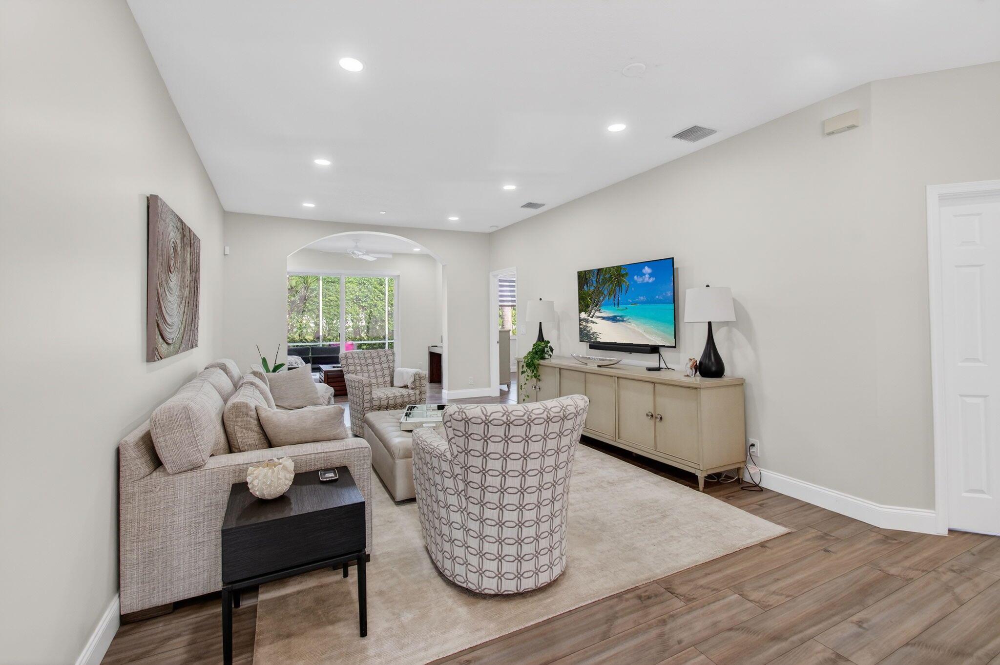 MAJESTIC ISLES - Residential