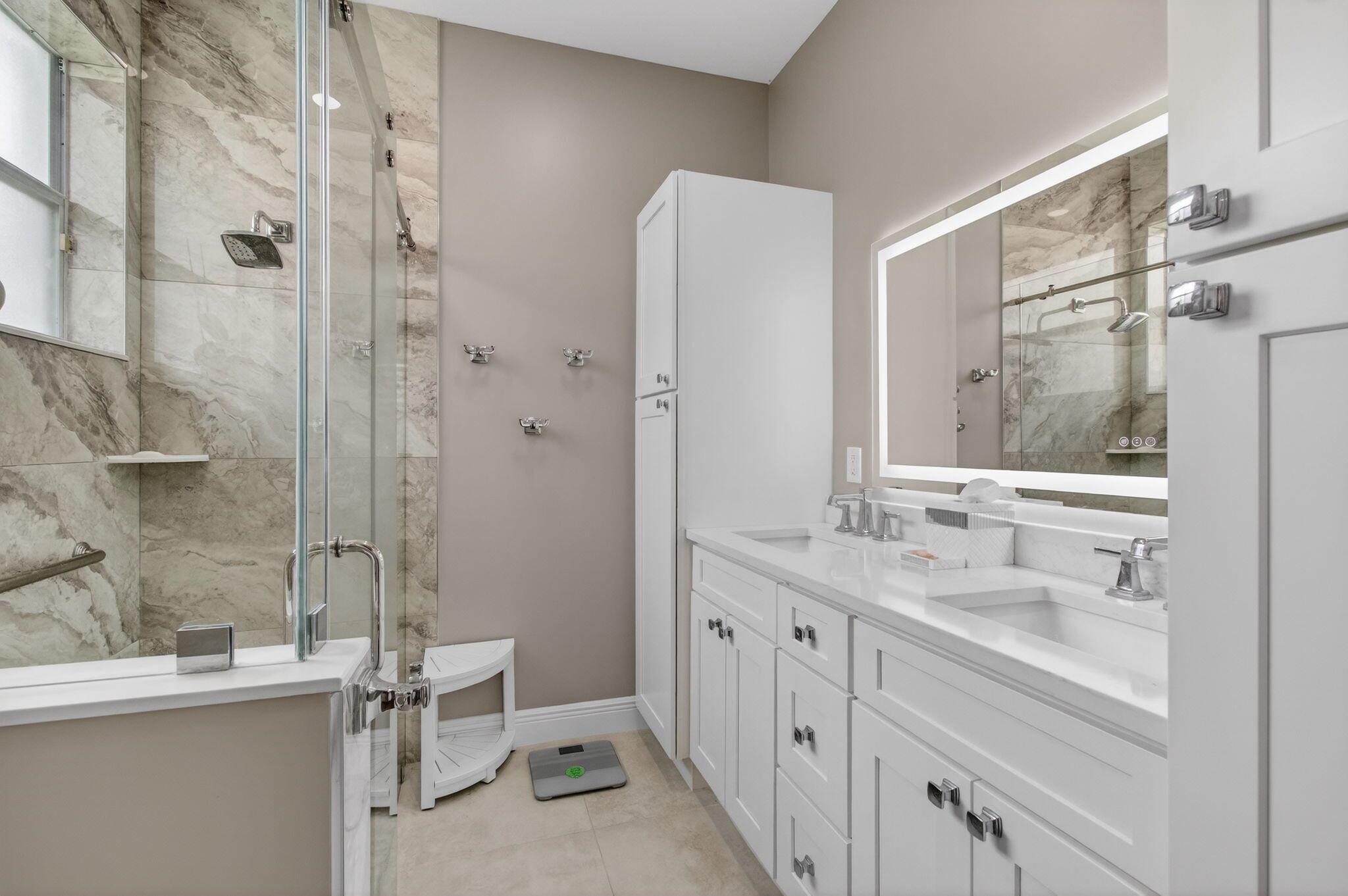 MAJESTIC ISLES - Residential