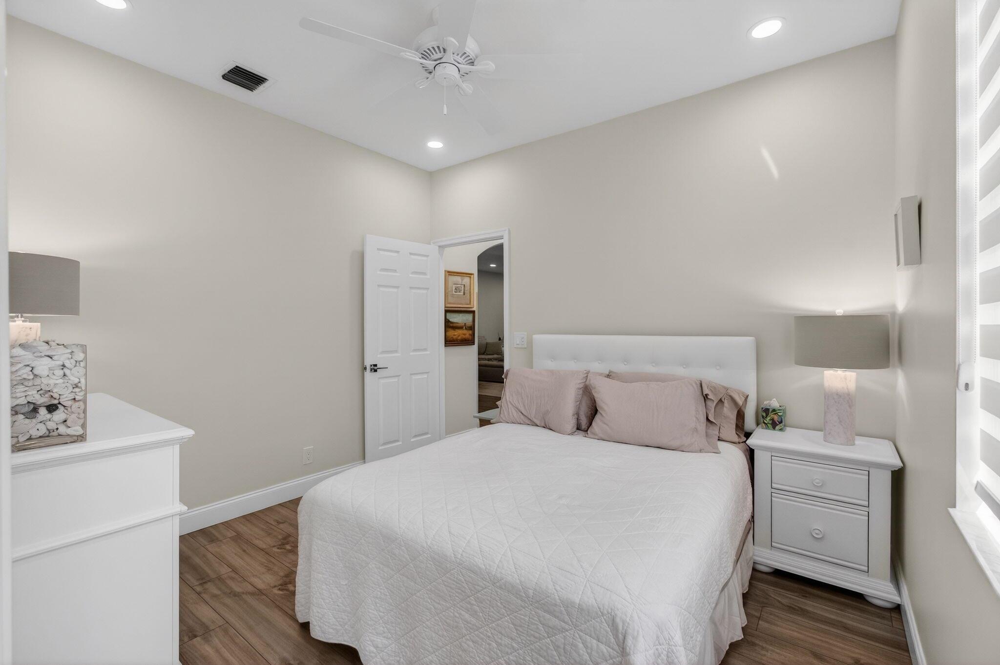 MAJESTIC ISLES - Residential