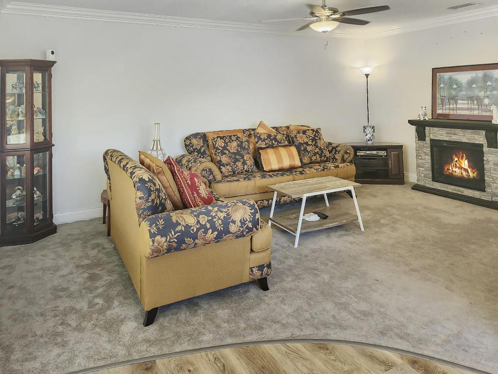 FARNHAM M CONDO - Residential