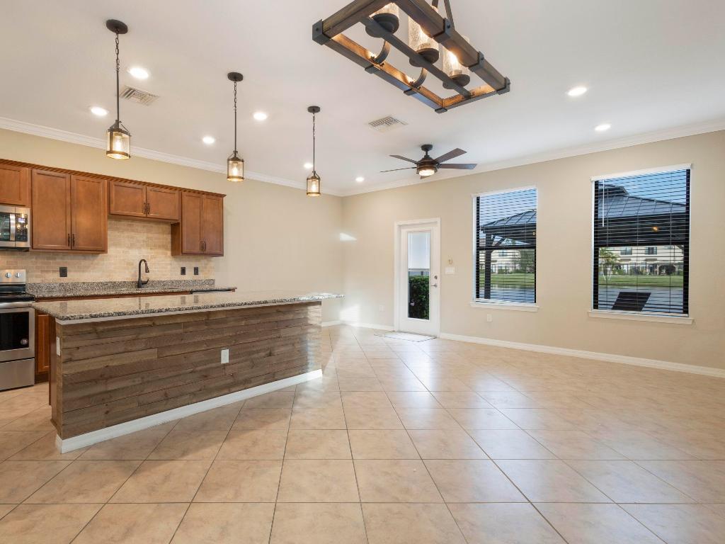 PRESTON SQUARE - Residential Lease