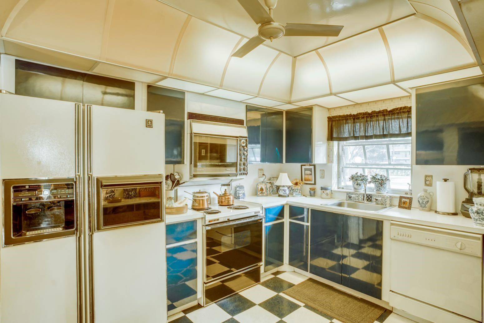 PALM-AIRE COUNTRY CLUB - Residential