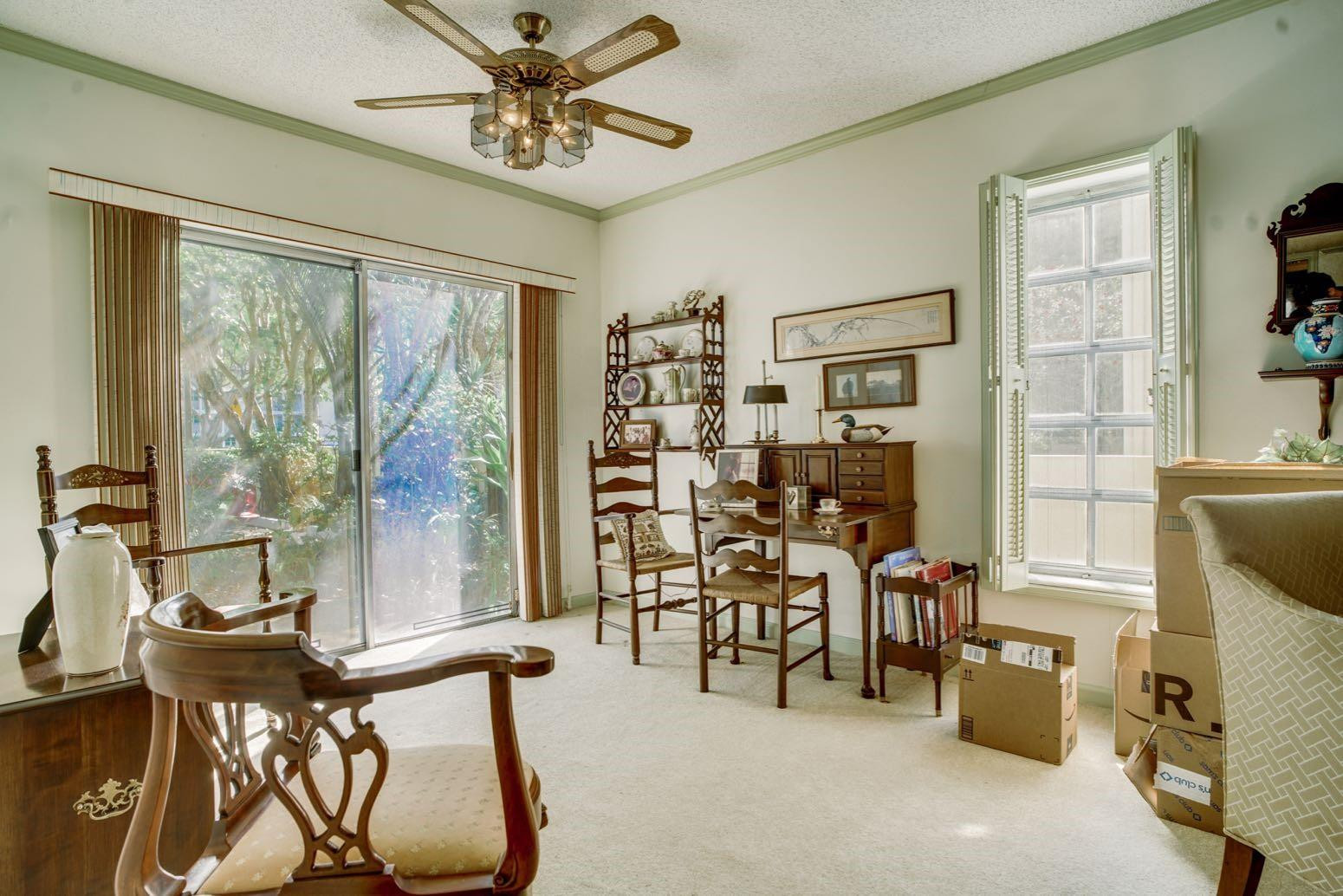 PALM-AIRE COUNTRY CLUB - Residential