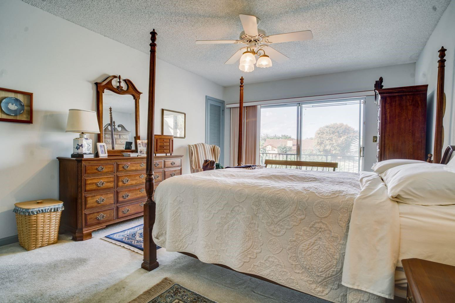 PALM-AIRE COUNTRY CLUB - Residential