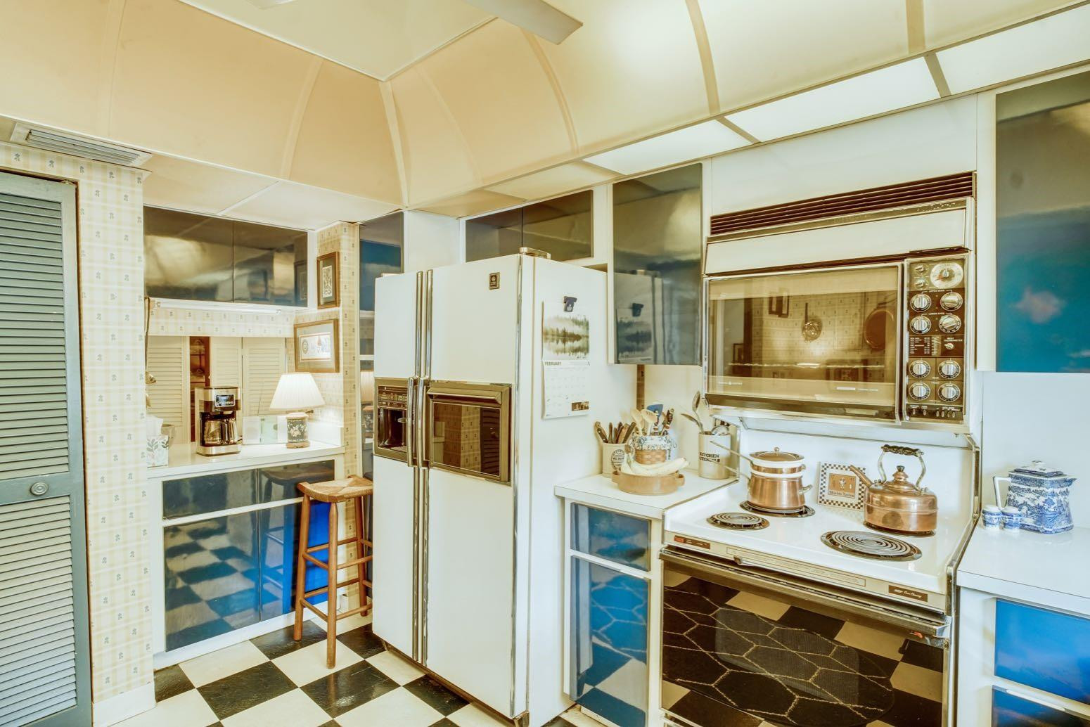 PALM-AIRE COUNTRY CLUB - Residential