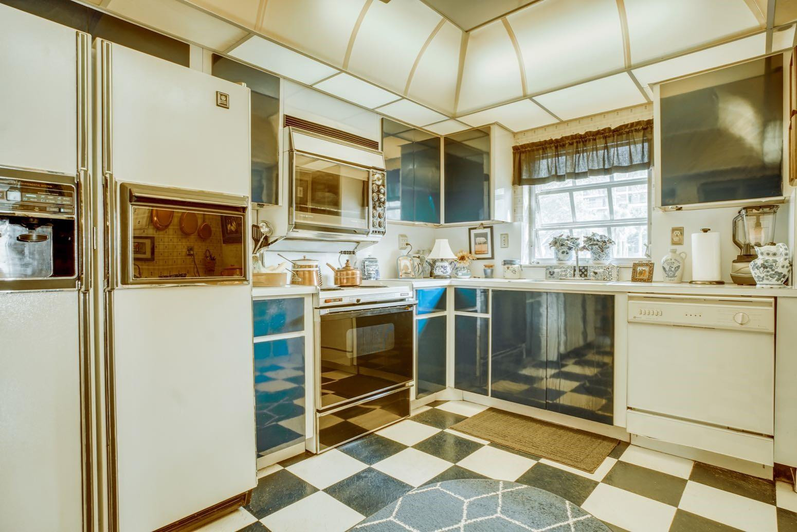 PALM-AIRE COUNTRY CLUB - Residential