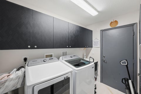 Tiny photo for 5947 NW 54th Circle, Coral Springs, FL 33067 (MLS # B26029334)