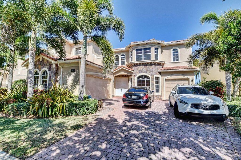 Photo of 8800 Cobblestone Point Circle, Boynton Beach, FL 33472 (MLS # R11080953)