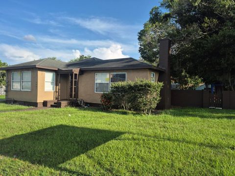 2007 Orange Avenue Fort Pierce FL 34950
