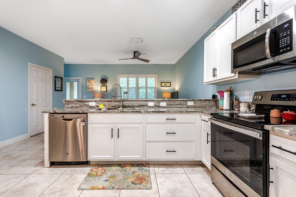 RIVER PLACE ON THE ST LUC - Residential Lease