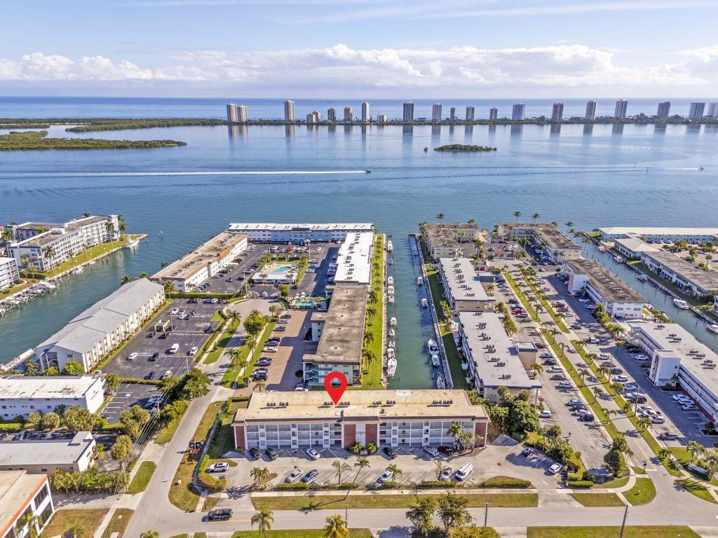 NORTHPORT CONDO APTS - Residential