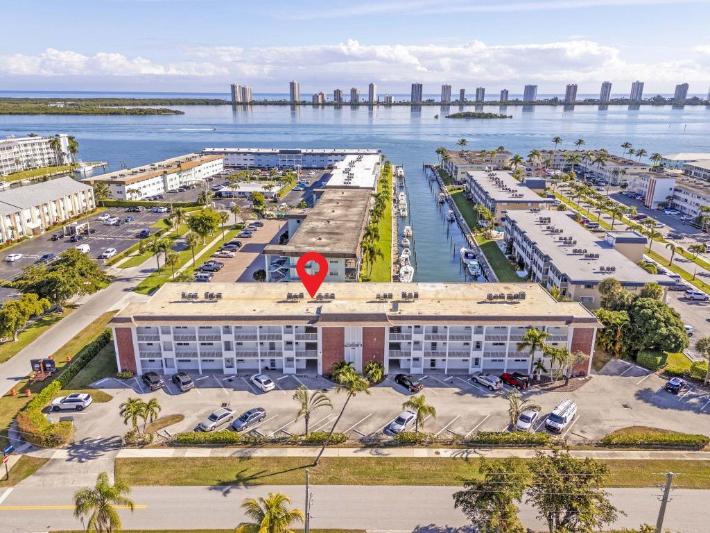 NORTHPORT CONDO APTS - Residential